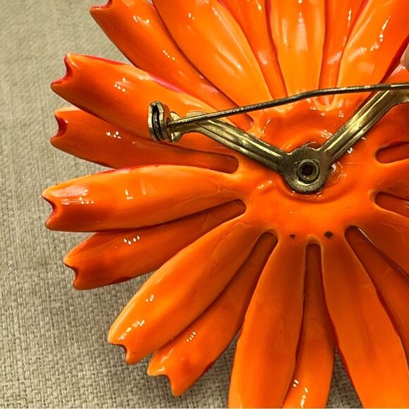 Vintage Vibrant Orange and Yellow Brooch Jewelry - Picture 6 of 6